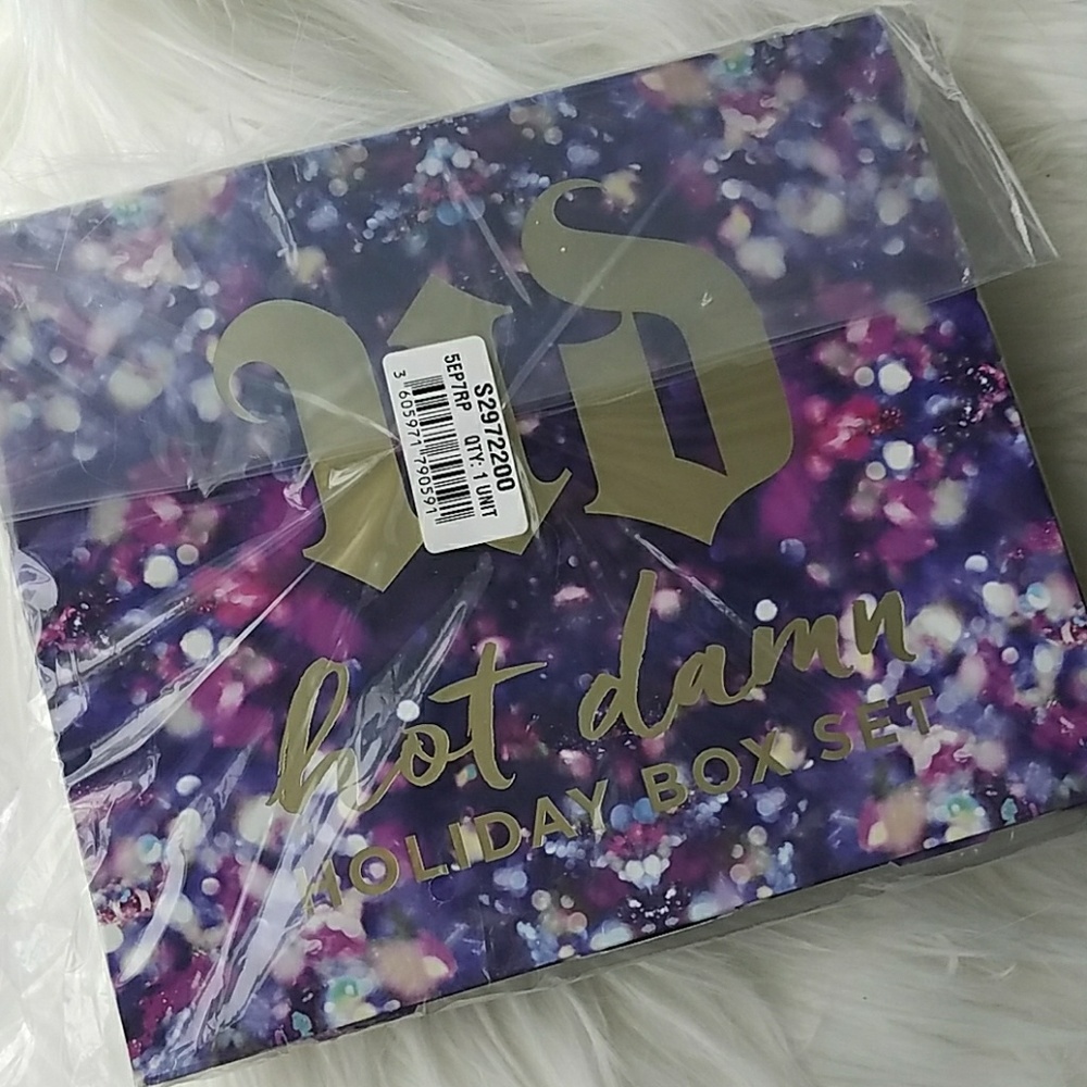 FLASHSALE Urban Decay Holiday Hot Damn Box Sampler - Picture 2 of 8